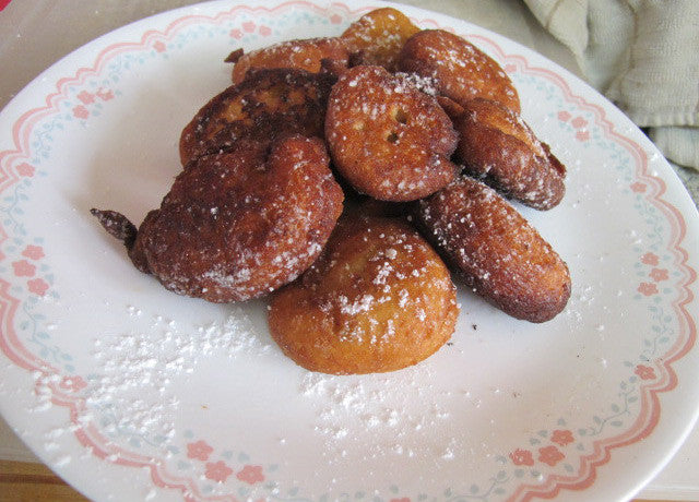 Dous Beniyè (Sweet Fritters)